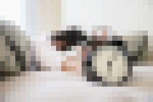 كيف يمكن أن يؤدي النوم أقل من 7 ساعات في الليلة إلى زيادة الوزن