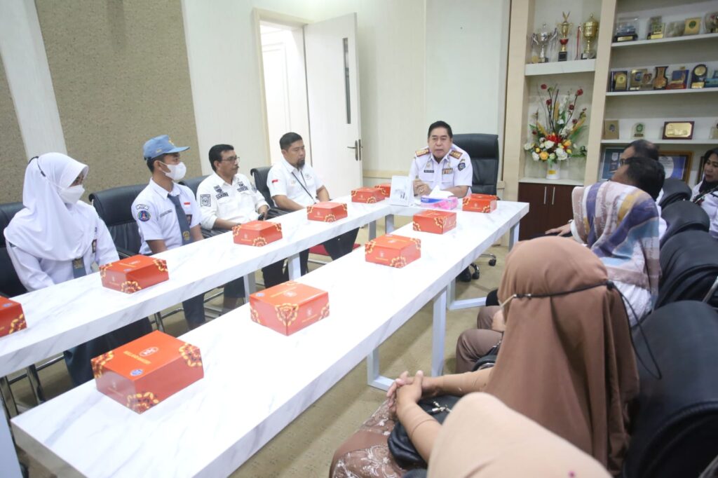 Plh Gubernur Lepas Paskibraka Perwakilan Sulsel ke Istana Negara 