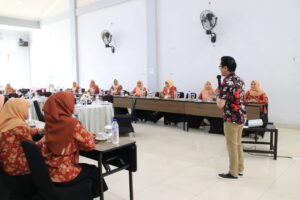 Bangun Kepercayaan Diri, DWP Bulukumba Ikuti Public Speaking