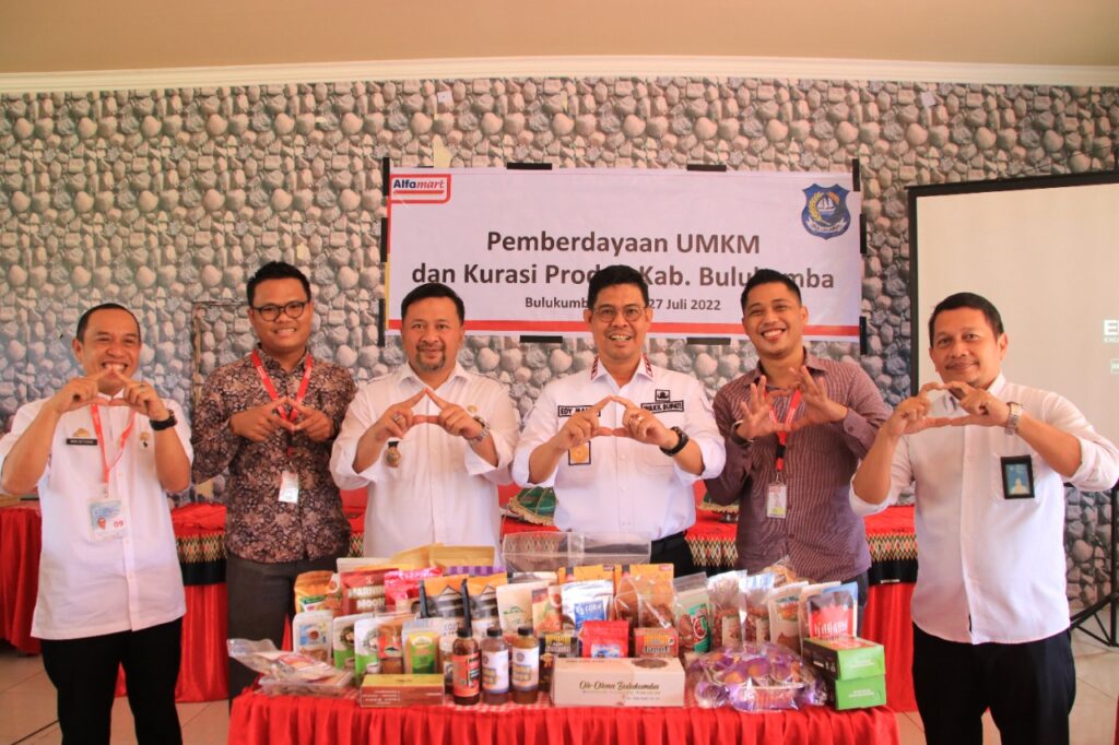 Manajemen Alfamart Bertemu Pelaku UKM untuk Kurasi Produk Lokal di Bulukumba
