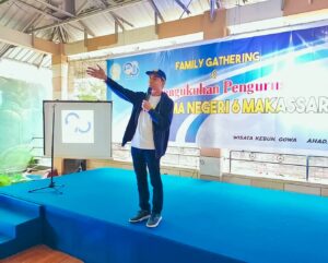 Ketua Bappilu NasDem Sulsel Kukuhkan Angkatan 98 IKA SMAN 6 Makassar di Wisata Kebun Gowa