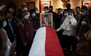 Mega Tak Terlihat di Rumah Duka Tjahjo Kumolo, Begini Jawaban Puan