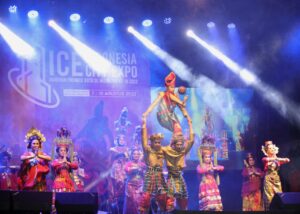 30 Penari ‘Kalompoanna Parasanganta’ dapat ‘Standing Applause’ dari Warga Padang