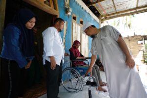 Difasilitasi Pulang ke Kampung dan Dapat Kursi Roda, TKW Asal Bone : Terima Kasih Pak Gubernur