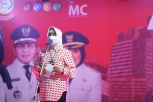 Kobarkan Semangat 45, Ketua TP PKK Makassar Hadiri Pesta Rakyat HUT ke-77 RI di Tiga Kecamatan