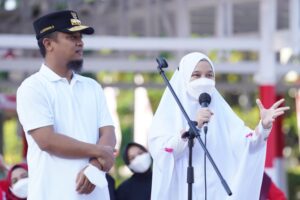 50 Tahun HKG PKK, Gubernur dan Ketua PKK Sulsel Lepas Defile dan Jalan Sehat PKK Kabupaten/kota