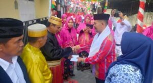 Sekdispus Makassar Jadi Pembina Upacara HUT RI di Longwis Srikandi Panakkukang