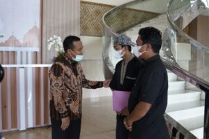 Gubernur Sambut Hangat Keluarga Ibu Gantung Diri di Pinrang