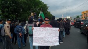 Tolak Perpanjangan Kontrak Karya PT Vale, Aliansi Mahasiswa Sulsel Gelar Unjuk Rasa