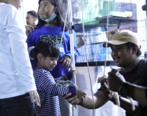 Booth Komunitas Pecinta Hewan di Makassar F8 Diserbu Anak-Anak