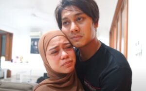 Pecinta Dangdut Heboh, Lesti Dicekik-Dibanting 
