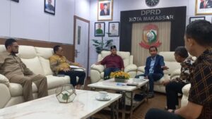 Laskar Pelangi, Ketua DPRD Makassar Minta Tenaga Pendidik Diprioritaskan