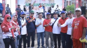 Kadis Kominfo Makassar Lepas Jalan Sehat Longwis Pasar Sentral BTP