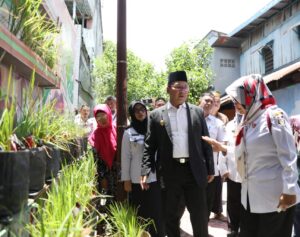 Kunjungi Dua Longwis, Danny Himbau Manfaatkan Semua Lahan Kosong