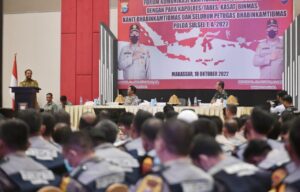 Di Hadapan Ribuan Petugas Bhabinkamtibmas, Gubernur Andi Sudirman Beri Pesan Ini