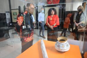Danny dan Senator Malarndirri McCarthy Kunjungi Museum Kota Makassar