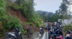 3 korban tertimbun longsor Jeneponto, Gubernur Andi Sudirman Turunkan Tim Tagana Sulsel