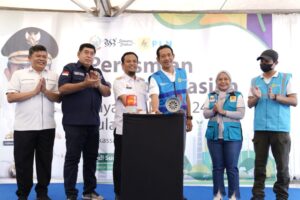 Gubernur Resmikan Pengoperasian Listrik 24 Jam di Pulau Lae-Lae