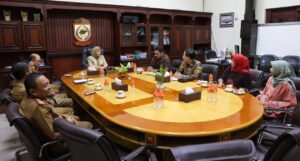 Didampingi Kadis Kominfo, Wawali Fatmawati Terima Kunjungan Wabup Jombang