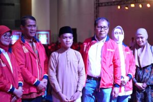 Wujud Tanggung Jawab Moril, IKA UNHAS Beri Beasiswa Anak Korban Meninggal Insiden Tarik Tambang