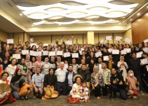 Penampilan Battery Dance Company Pukau Wali Kota dan Kepala Bapenda Makassar