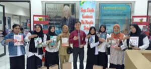 Praktek Pengembangan Koleksi Perpustakaan ke Penerbit Buku