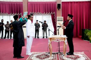 Lantik Kadis Pendidikan Jadi Pj Bupati Takalar, Andi Sudirman: Selamat Bekerja