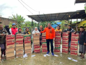 Bang Iwan Salurkan Bantuan untuk Korban Angin Puting Beliung