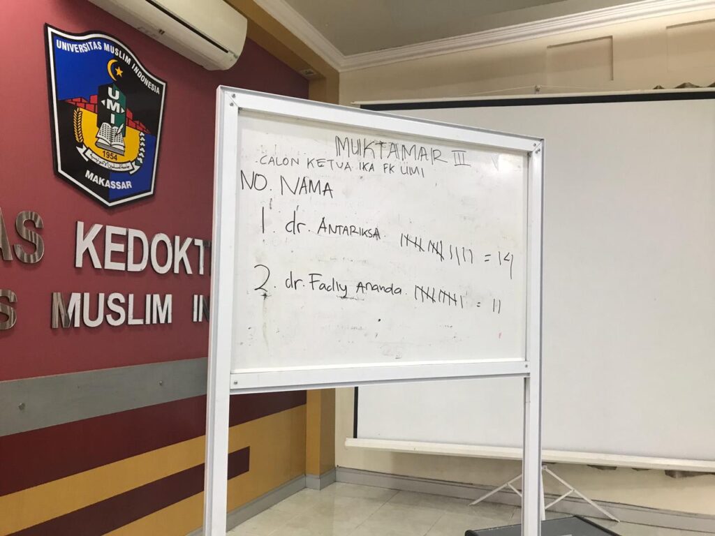 dr Antariksa Putra Winarno Terpilih Pimpin IKA FK UMI
