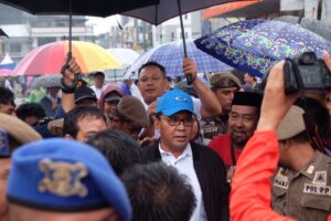 Diguyur Hujan Deras, Danny Pomanto Kunjungi Pasar Sentral Pasca Kebakaran