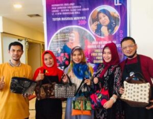 Puluhan Peserta Ikuti Workshop Handbag di Sentral UMKM New Makassar