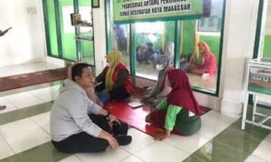 Pastikan Kebutuhan Pengungsi Terakomodir, Camat Manggala Kunjungi Posko Pengungsian