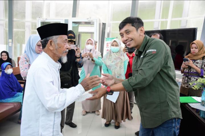 Lansia Disabilitas di Sinjai Dapat Bantuan dari Kemensos