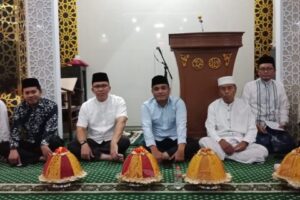 Hadiri Peringatan Isra Mi’raj Camat Rappocini Hadir Bersama Lurah Minasa Upa
