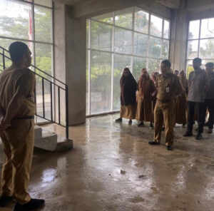 Dispus Makassar Gelar Apel Pagi di Halaman Kantor