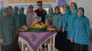 Camat Makassar Dapat Surprise Dari Lurah Bara Baraya Utara, Akbar Yusuf: Terima kasih kepada Ibu Lurah