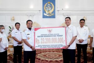 Gubernur ASS Turunkan Rp23,2 M ke Pangkep