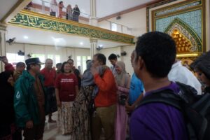 Danny Bawa Bantuan Sembako Hingga Air Bersih ke Lokasi Ungsian Warga Pattene Biringkanaya