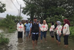 Ketua DPRD Rudianto Lallo Keliling Makassar Bantu Korban Banjir