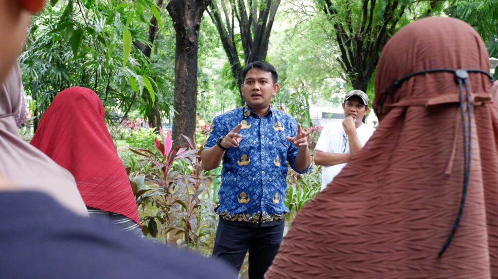 Camat Ujung Pandang Pantau Kondisi Taman Macan Usai Cuaca Ekstrem di Makassar