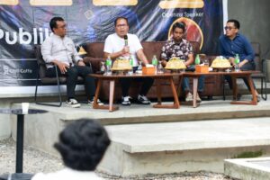 Danny Pomanto Berbagi Strategi Hadapi Resesi Ekonomi 2023 di Bone