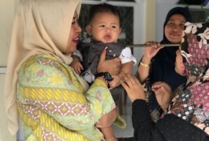 Ketua TP PKK Kecamatan Tamalanrea, Melakukan Kunjungan  Sekaligus Berikan Vitamin ke Balita