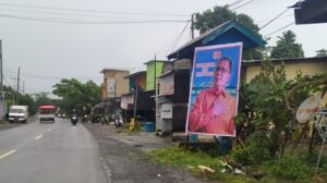 Spanduk Danny Pomanto Bertuliskan “Sulsel Macenning 2024” Tersebar di Sinjai