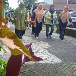 Usai Dilantik, Ketua TP PKK Kecamatan Manggala Kunjungi Lorong Wisata 