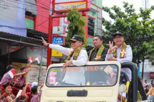 Taufan Pawe Mengarak Piala Adipura Keliling Kota Parepare