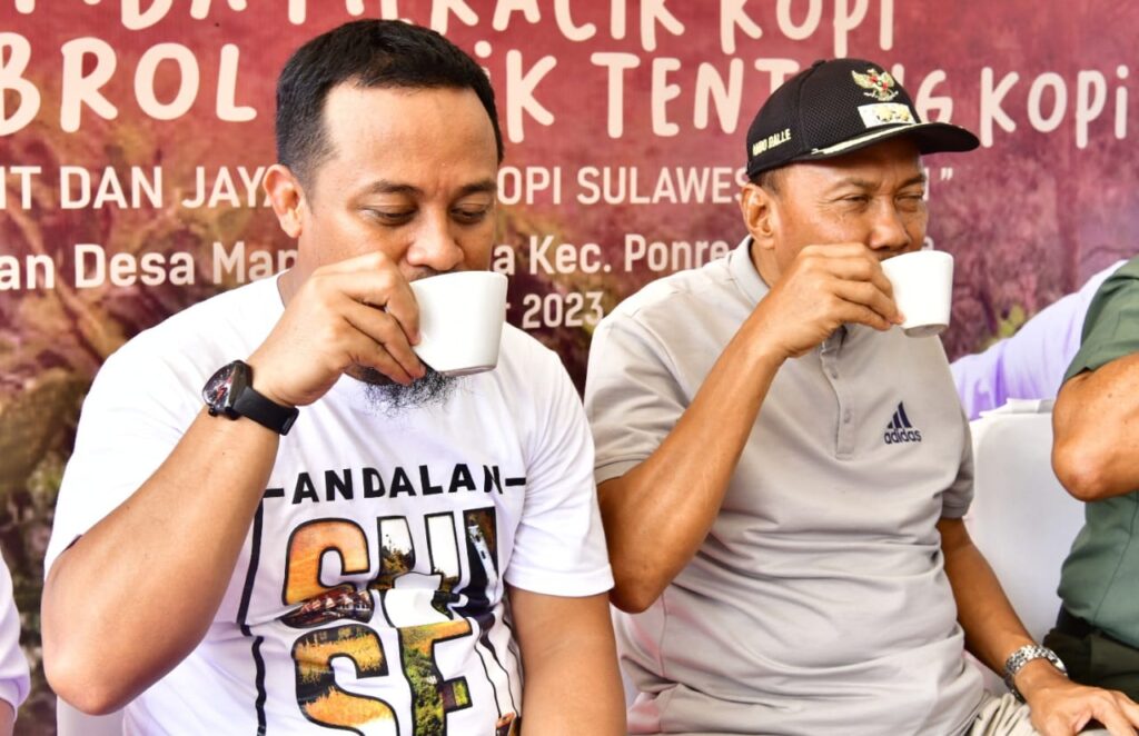 Jambore Penyuluh Pertanian, Gubernur ASS Bersama Warga Serentak Seruput 1000 Gelas Kopi