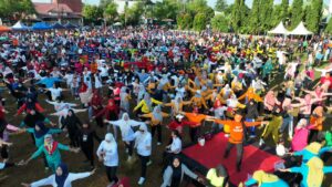 dr Udin Senam Sehat KORMI Bersama Ribuan Warga Kecamatan Manggala