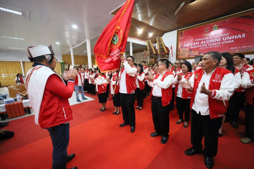 Danny Pomanto Lantik Dua Wakil Bupati Jadi Ketua IKA Unhas di Tator & Torut