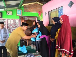 Diskominfo Makassar Salurkan Paket Sembako ke Longwis Viborg Denmark Ujung Pandang