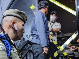 Tetap Buka saat Ramadan, BMI Anggap Cefe Noyu Tak Hargai Umat Islam & SE Pemerintah: Cabut Izinnya!